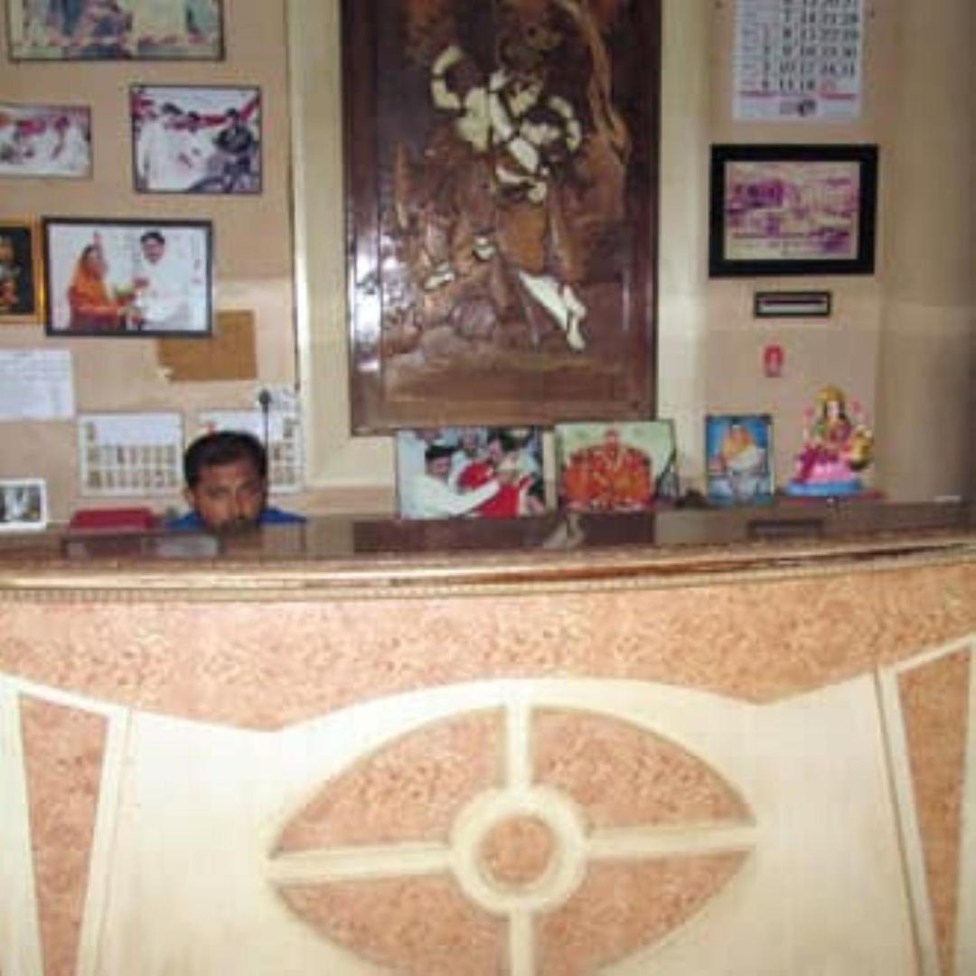 Hotel Pritam Palace , Dhule Extérieur photo
